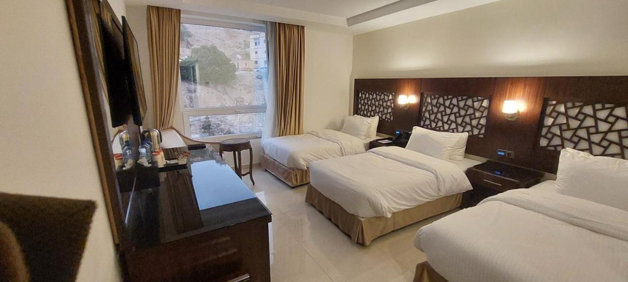 Petra Elite Hotel 와디무사 외부 사진