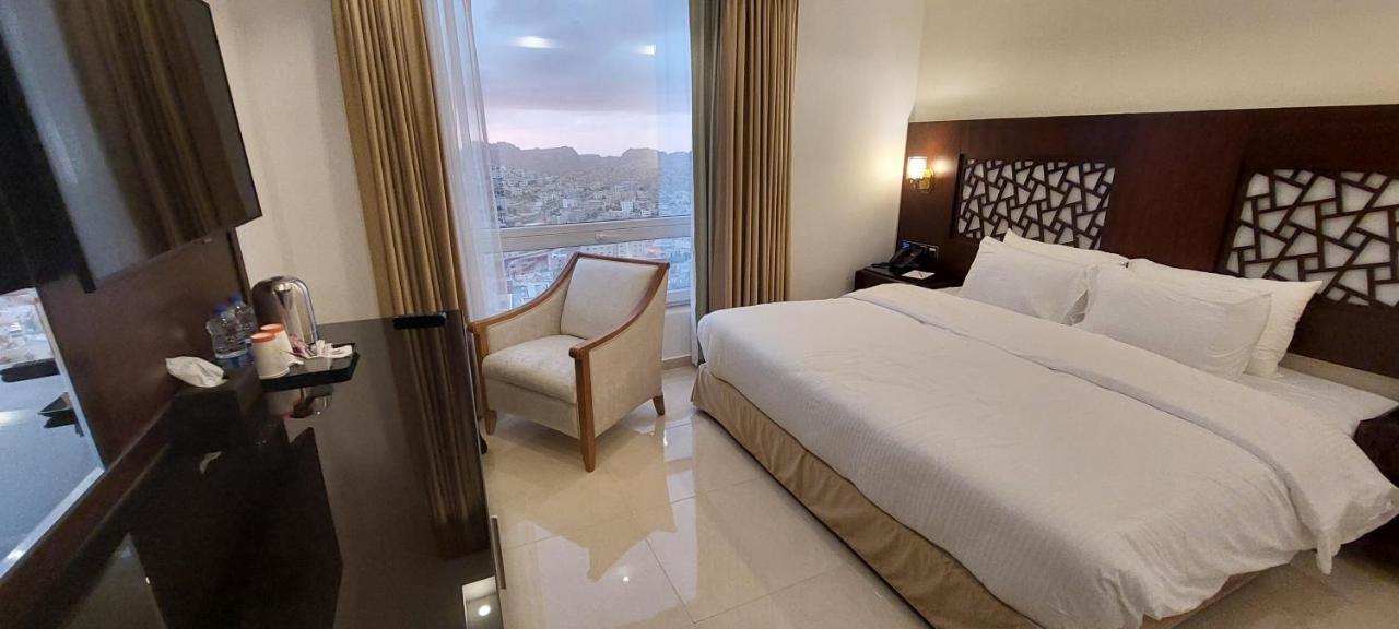 Petra Elite Hotel 와디무사 외부 사진